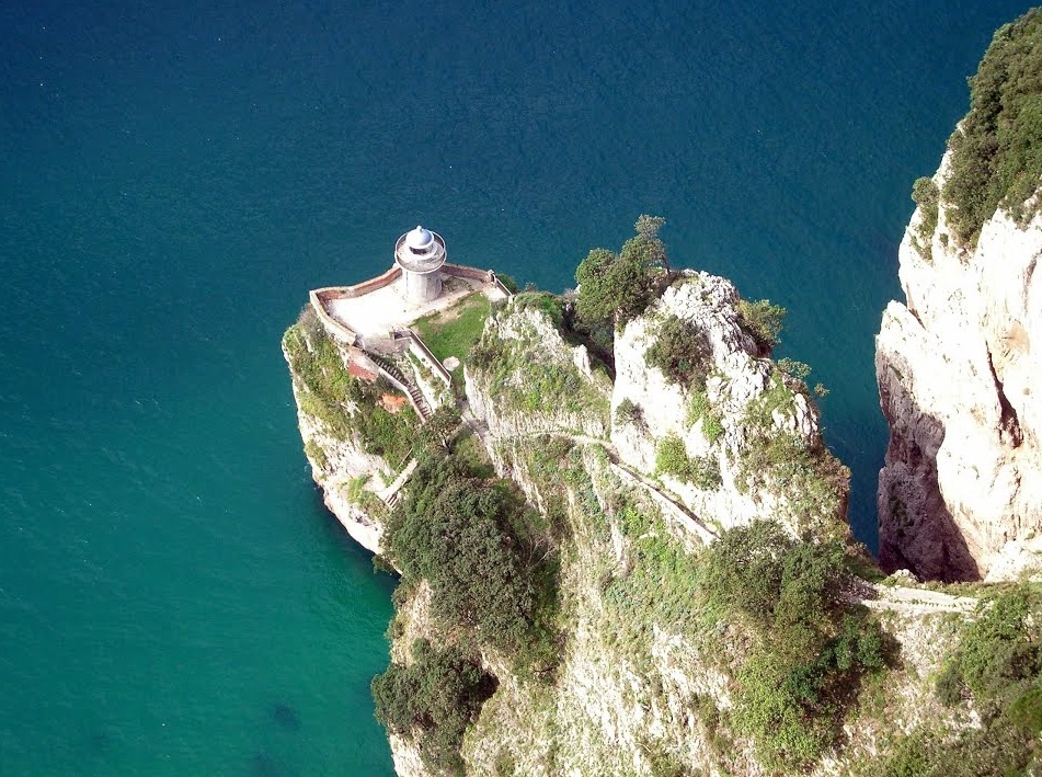 El Faro del Caballo de Santoña